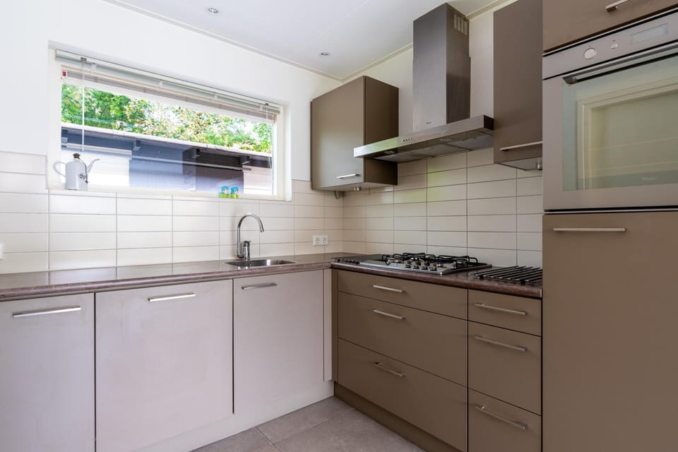 House | Private kitchen | Highchair, cookware/dishes/utensils