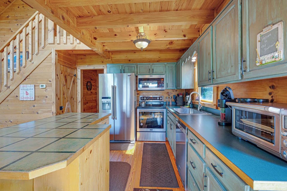 Gourmet chef or cereal enthusiast, you’ll love it here. Our kitchen has all the tools, space, and vibes you need to make mealtime part of the fun.
