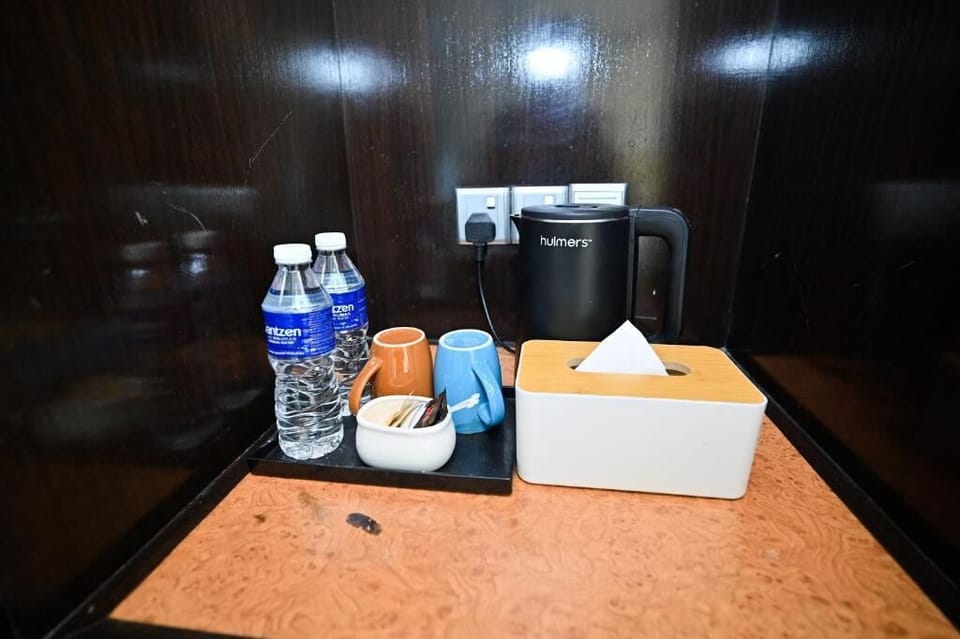 Deluxe Twin KLCC View | Desk, iron/ironing board (on request), WiFi (free)