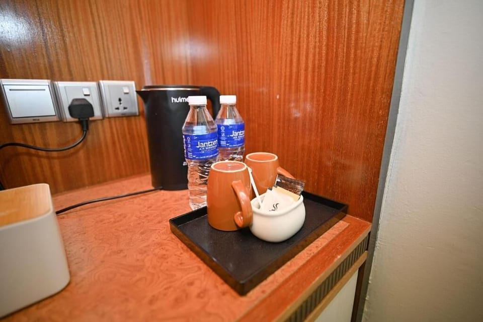 Deluxe Twin City View | Desk, iron/ironing board (on request), WiFi (free)