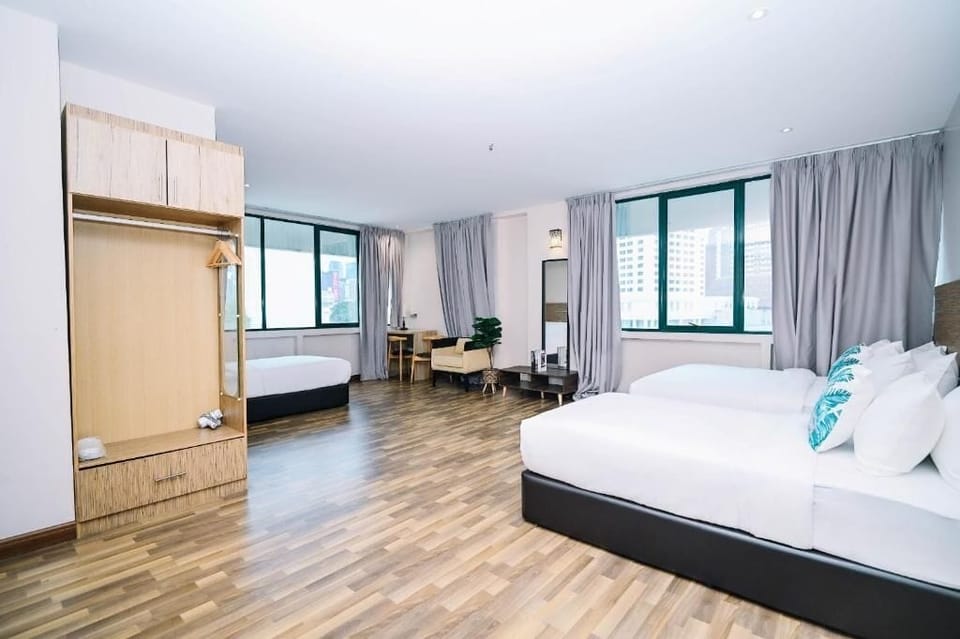 Superior Quadruple Room | Desk, iron/ironing board, free WiFi