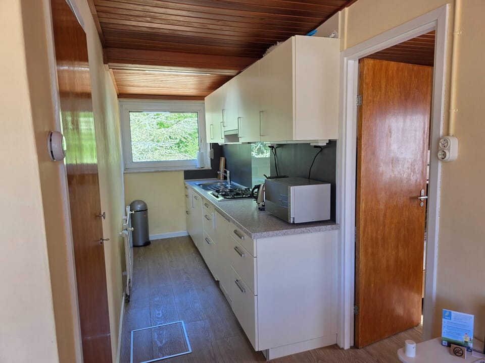 Bungalow | Private kitchen | Cookware/dishes/utensils