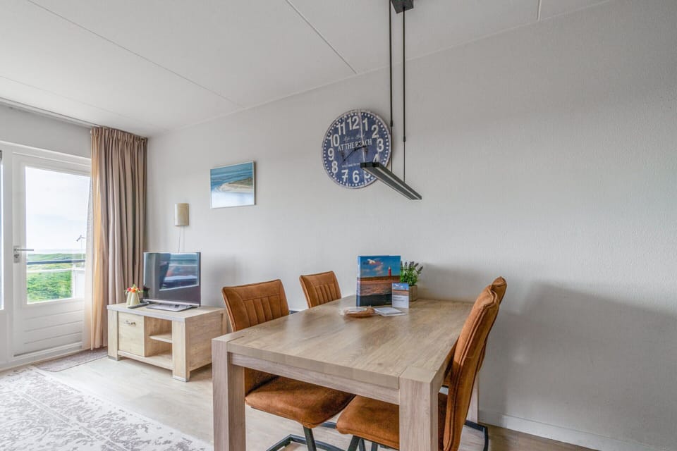 Apartment | Dining