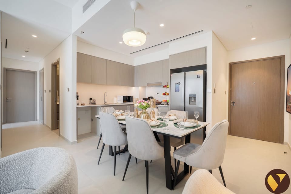Luxury Apartment, 2 Bedrooms, Balcony, City View | Private kitchen | Full-size fridge, microwave, oven, stovetop