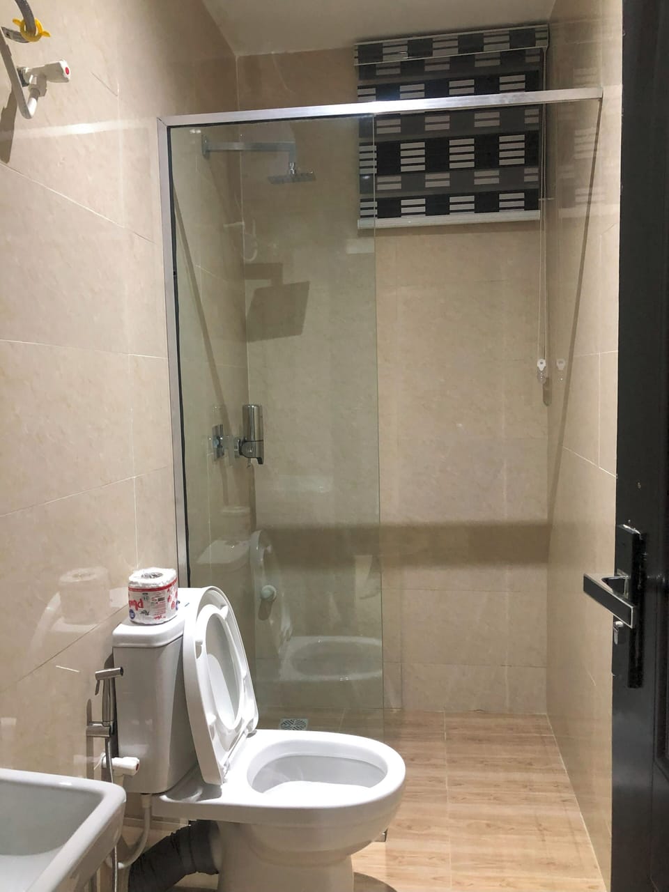 Free toiletries, towels, toilet paper