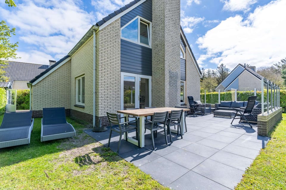 House | Outdoor dining