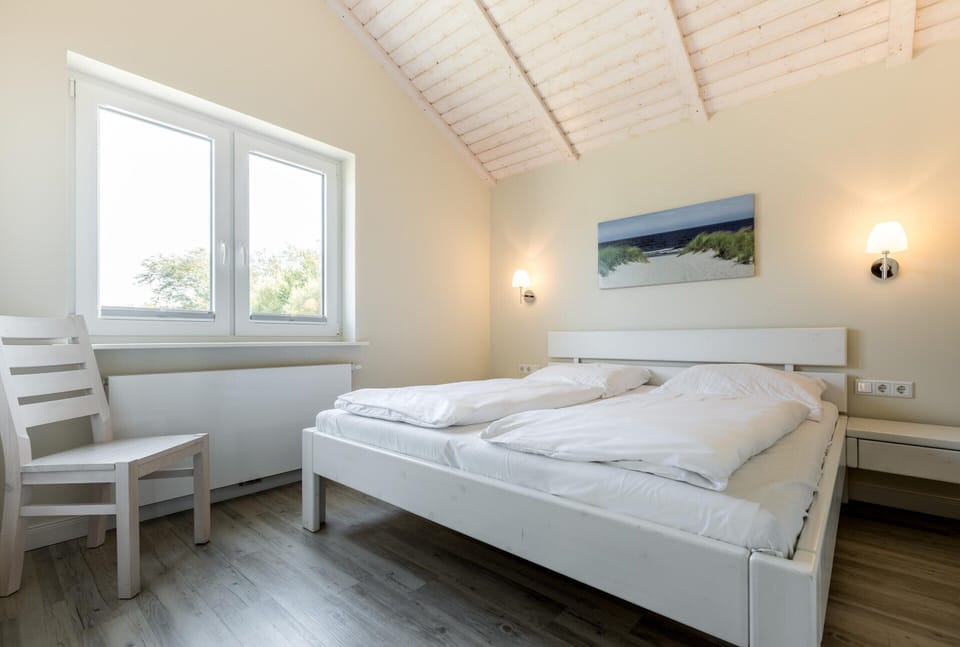House | 2 bedrooms, individually furnished, bed sheets