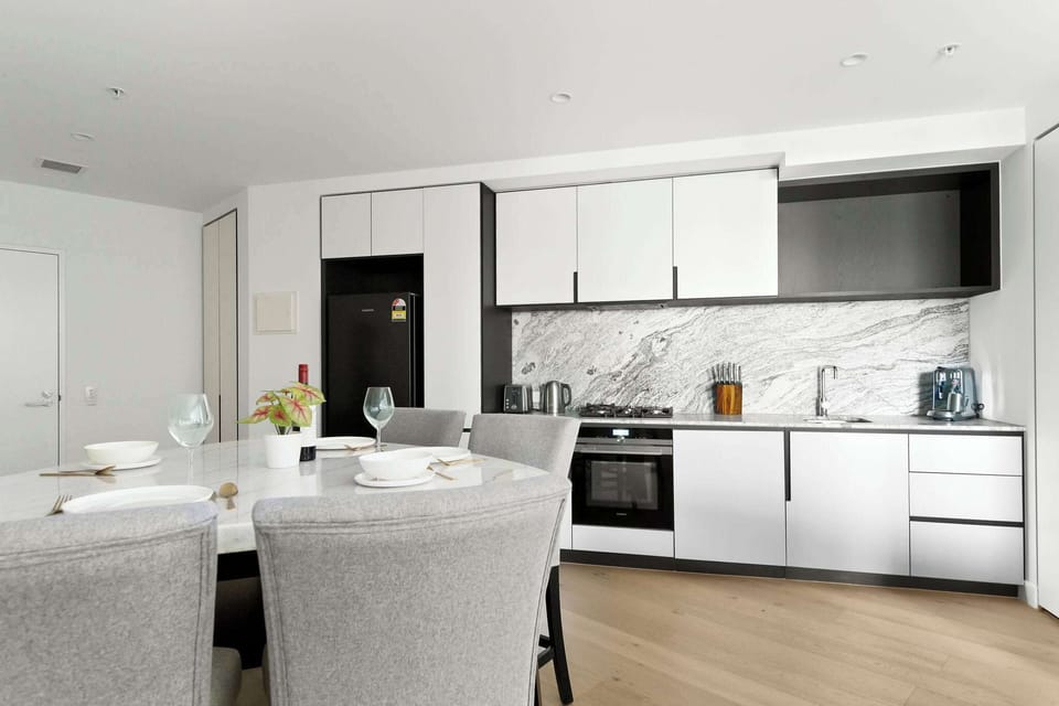 An equipped kitchen.