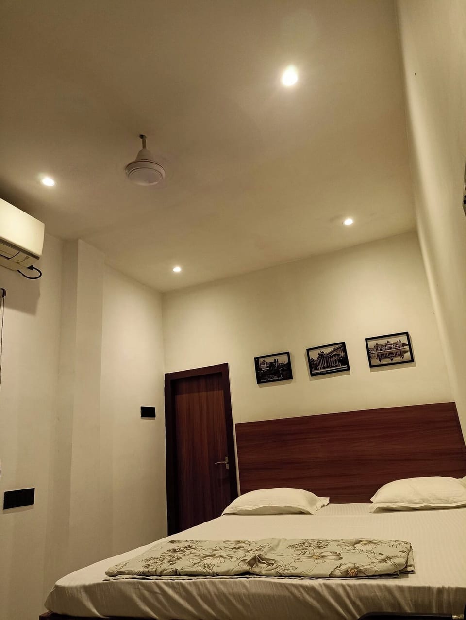 Double Room | Egyptian cotton sheets, premium bedding, memory foam beds