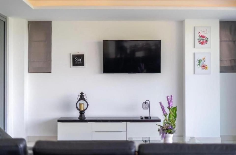 Apartment, 2 Bedrooms, Smoking, Private Pool | Room amenity