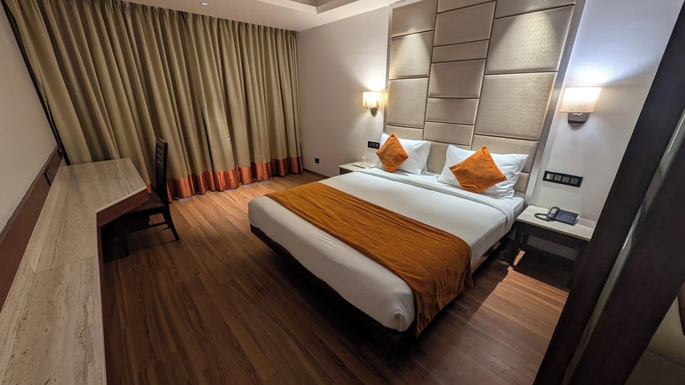 Superior Double Room, City View | Desk, laptop workspace, iron/ironing board, free WiFi