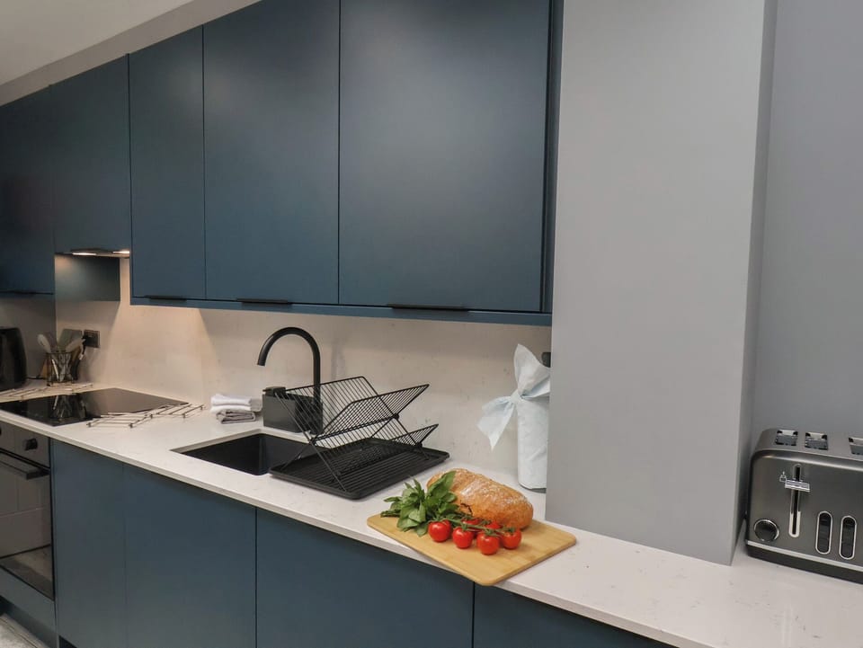Dishwasher, cookware/dishes/utensils