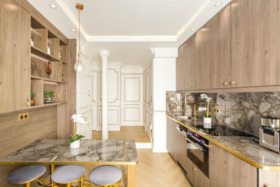 Apartment | Private kitchen | Fridge, microwave, oven, stovetop