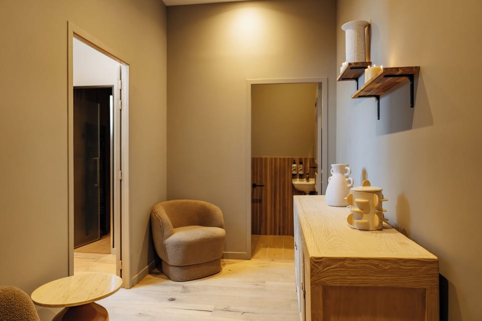 Deep-tissue massages, Swedish massages, 1 treatment room