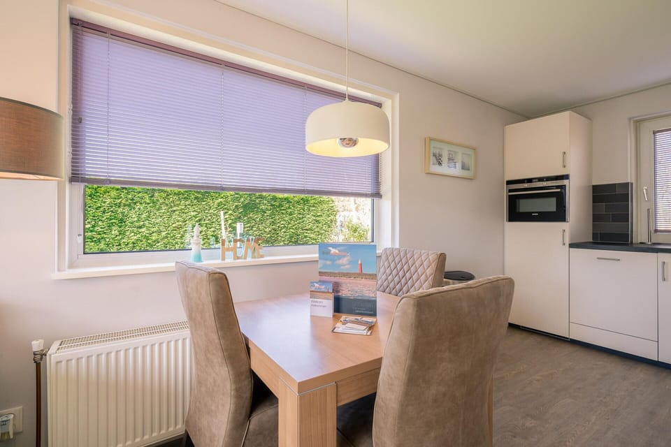 Bungalow | Dining