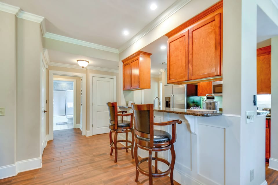 Kitchen | Trash Bags & Paper Towels