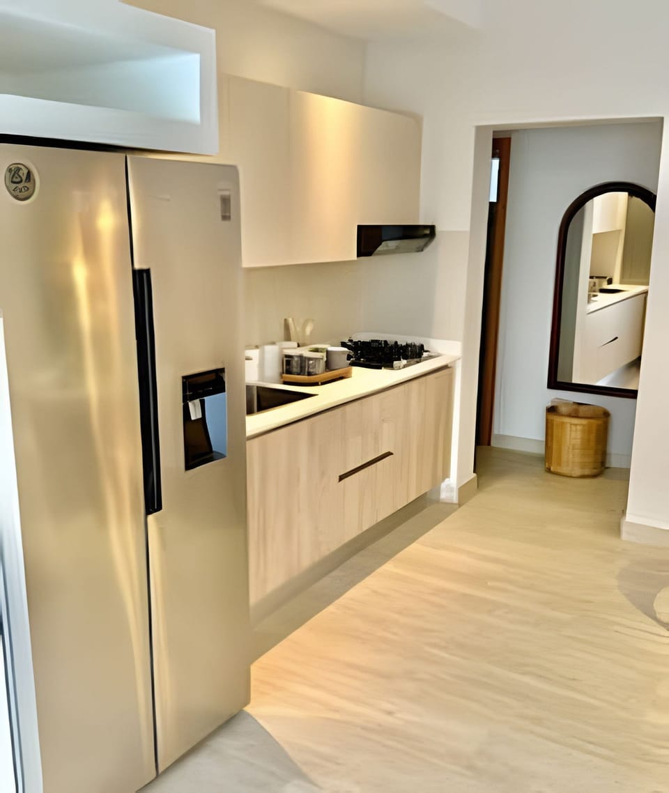 Apartment | Private kitchen | Full-size fridge, cookware/dishes/utensils