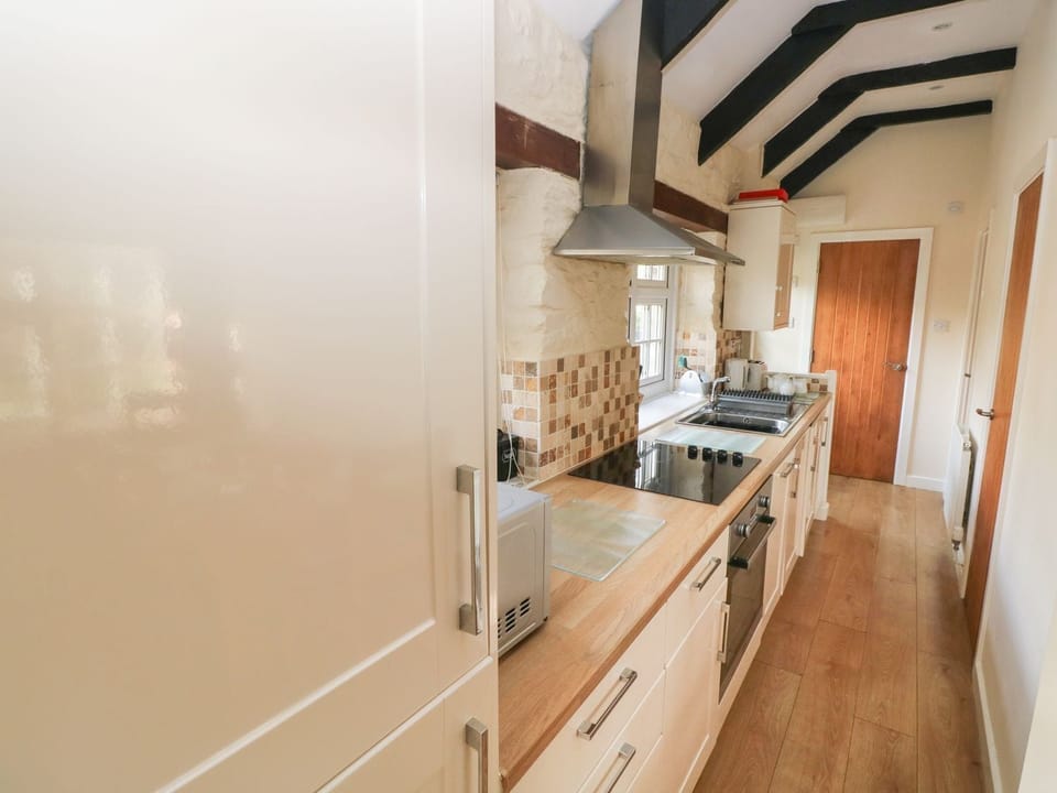 Dishwasher, cookware/dishes/utensils
