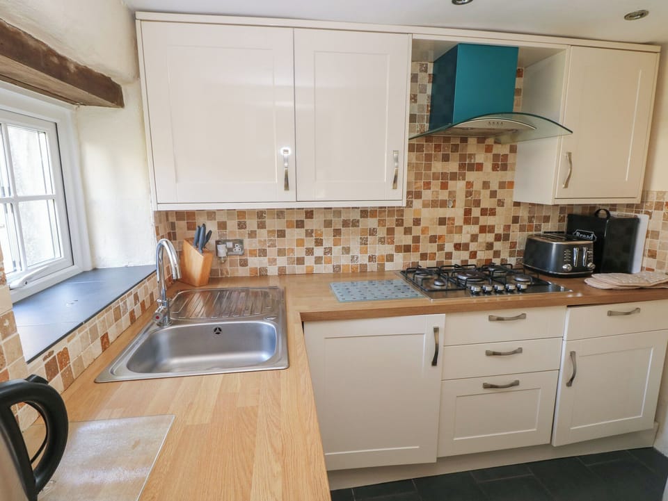 Dishwasher, cookware/dishes/utensils