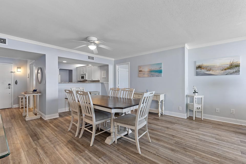 Condo, Multiple Beds (Horizons 202) | Dining