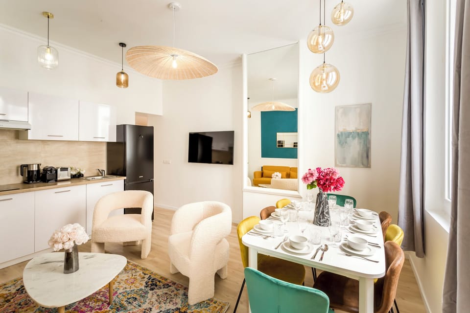 Apartment | Private kitchen | Fridge, microwave, oven, stovetop
