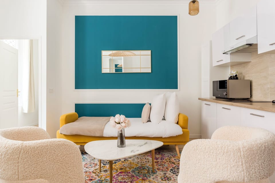 Apartment | Living area | 32-inch Smart TV with cable channels, Netflix, streaming services