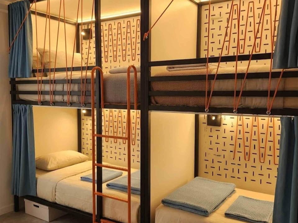 Soundproofing, free WiFi, bed sheets