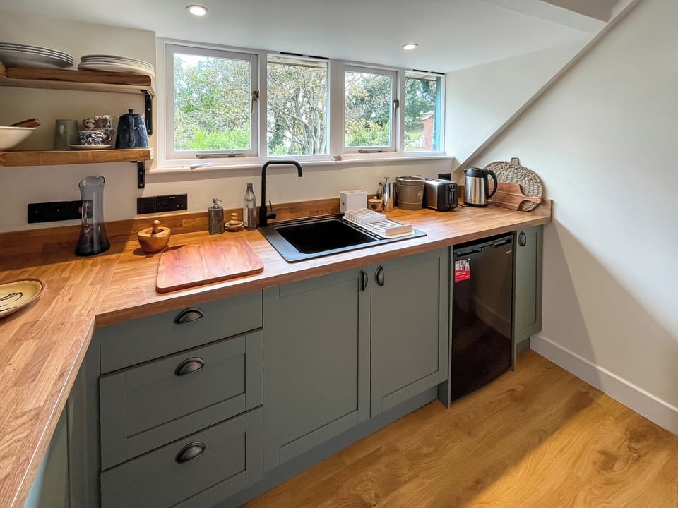 Kitchen | Pine Retreats, St. Margaret&rsquo;s Bay