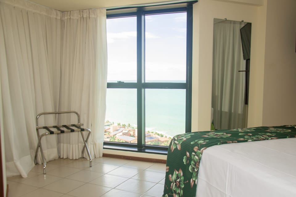 Minibar, in-room safe, free WiFi, bed sheets