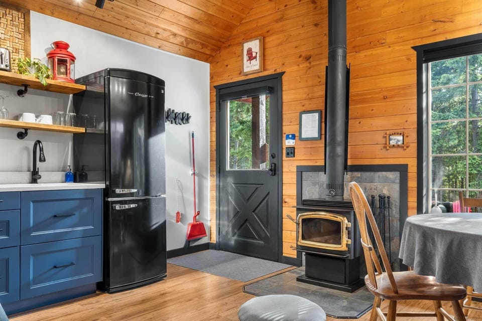 Nakusp short term rental direct booking