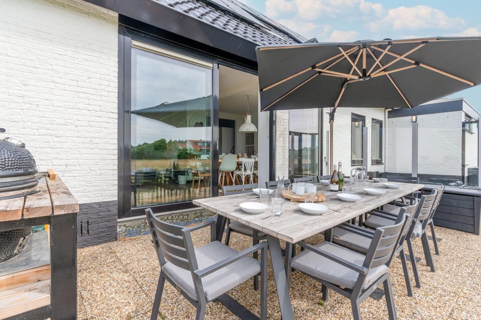Villa | Balcony