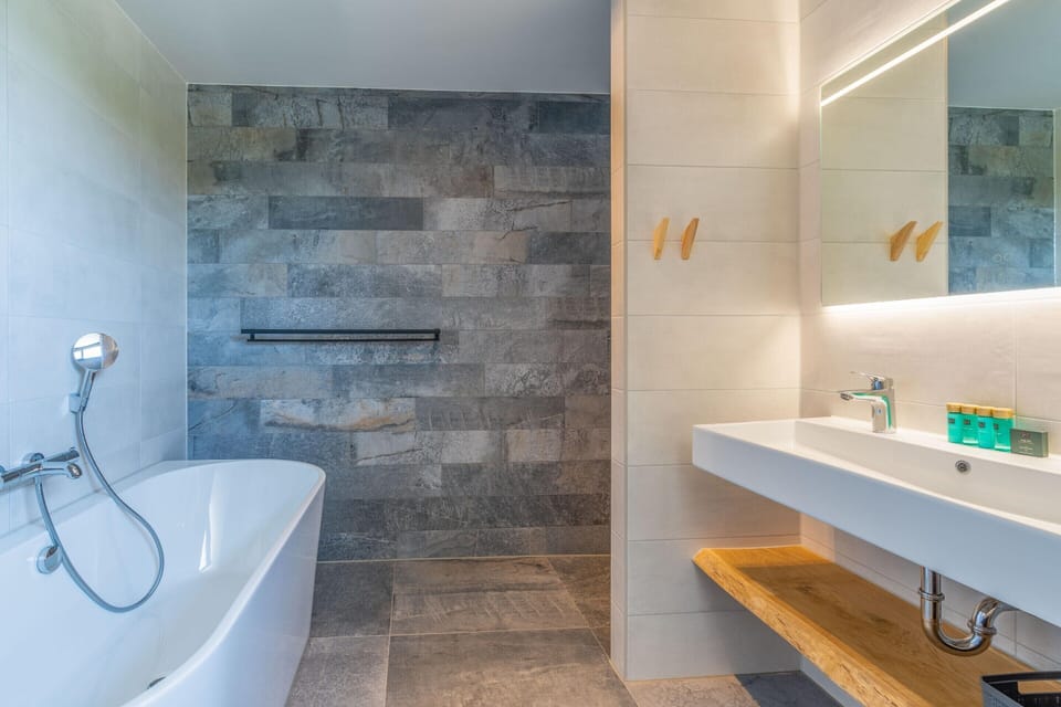Villa | Bathroom | Bathtub
