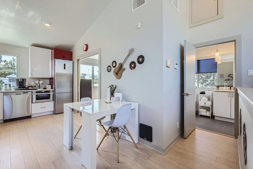 Guest House Dining Area