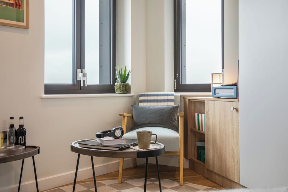 Studio, Non Smoking, City View | Living area