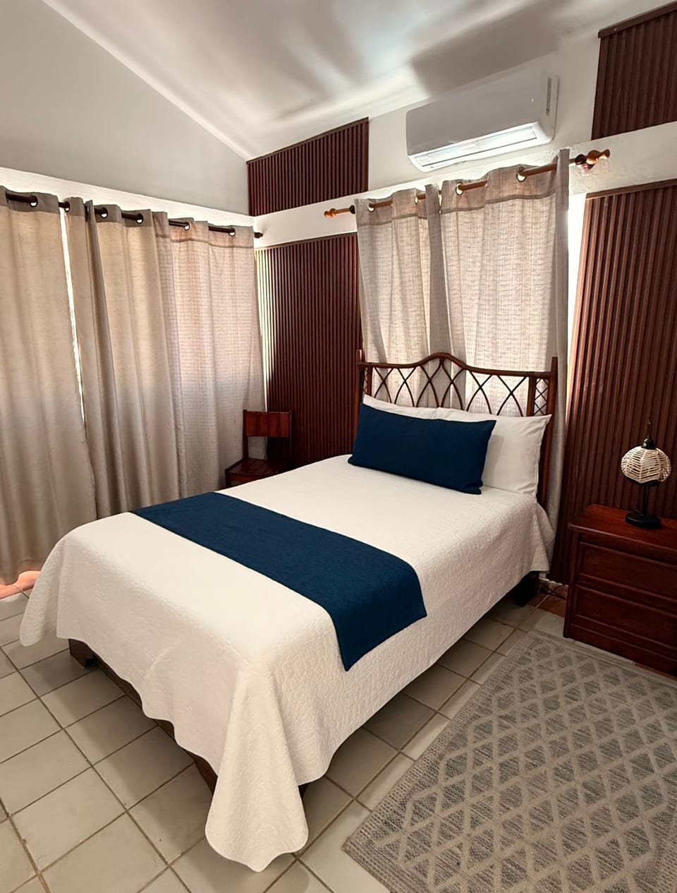 Basic Single Room | Desk, free WiFi