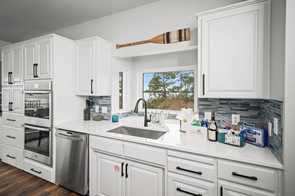 Large Kitchen with all Stainless Steel Appliances! 