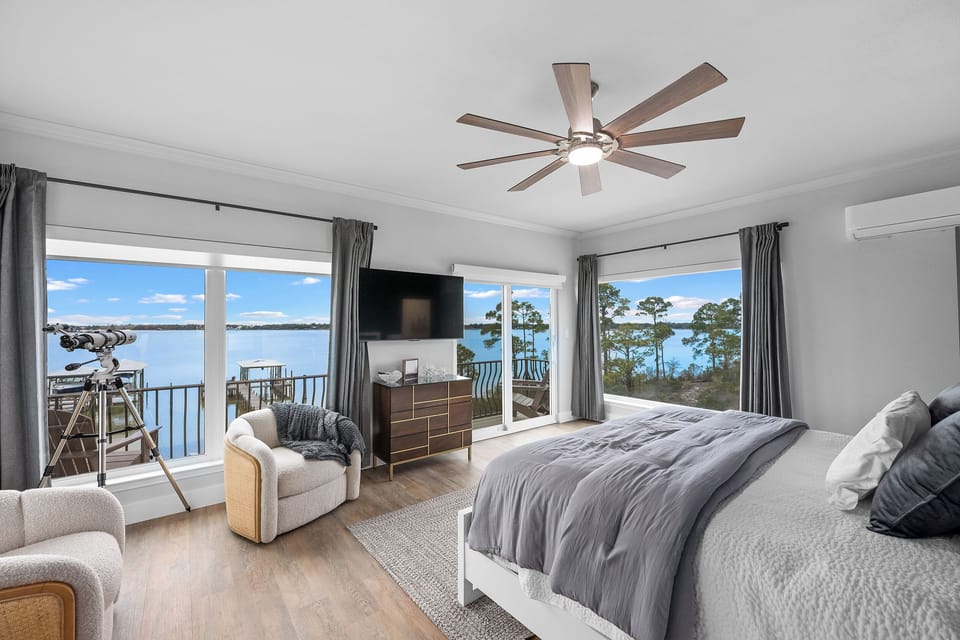 Master Suite (3rd Floor)