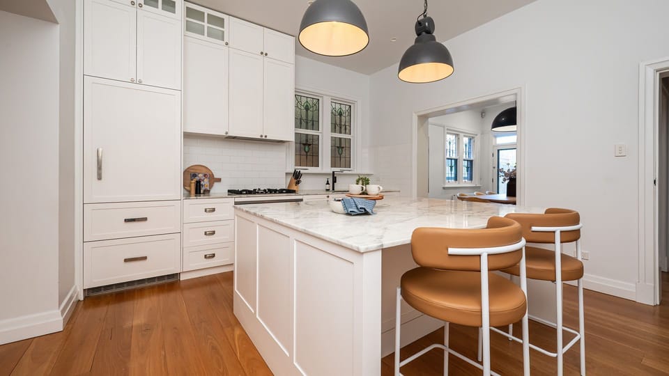 Fully equipped stunning kitchen 