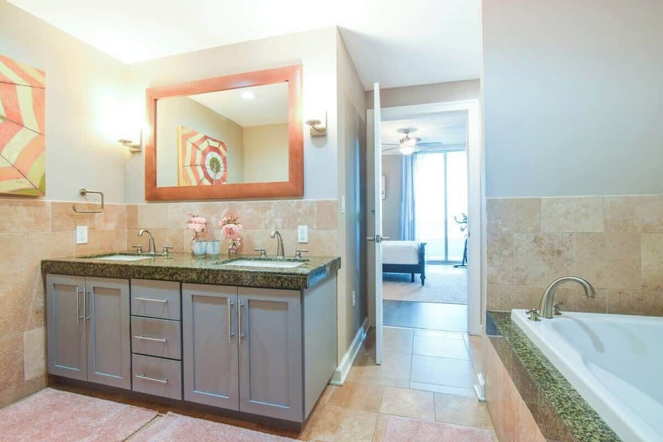 Sunset Horizon Apartment in Biloxi