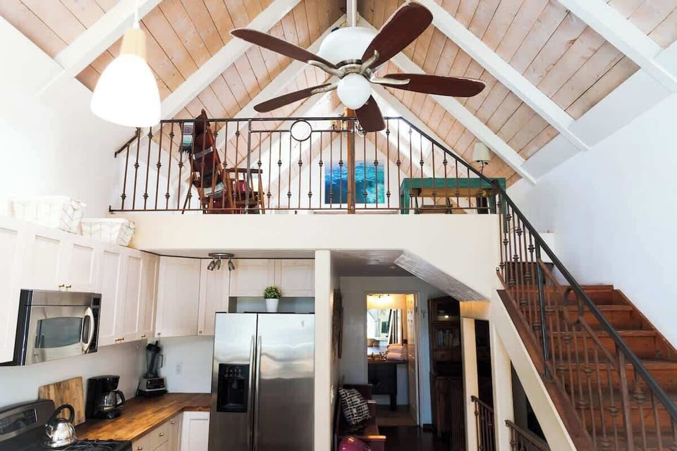 Cozy Loft-Style Retreat