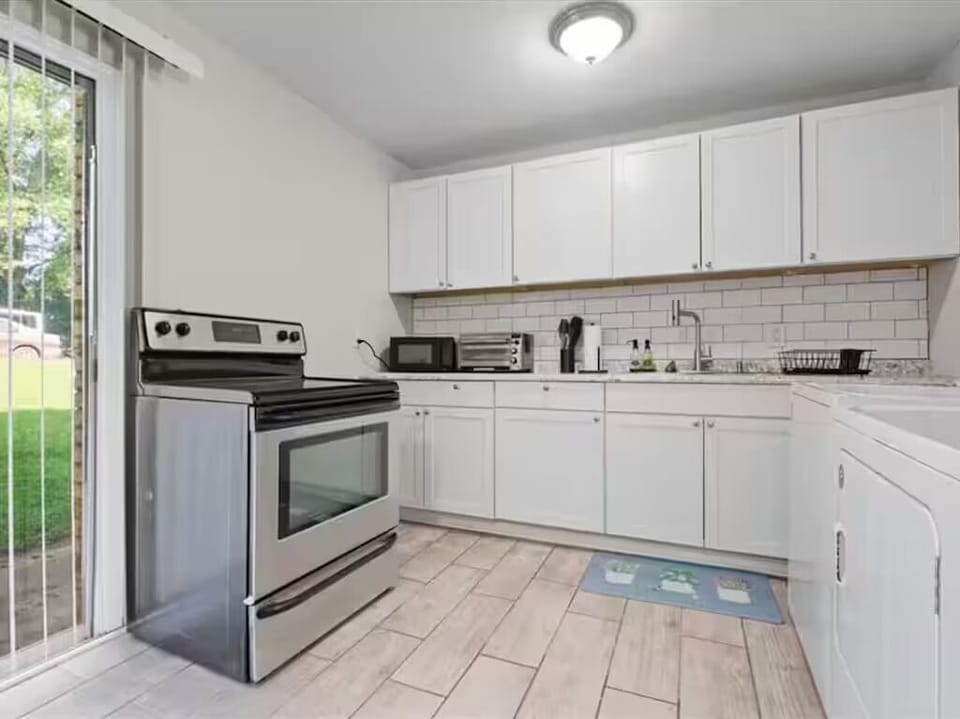 Enjoy the convenience of a home-style kitchen while you travel.