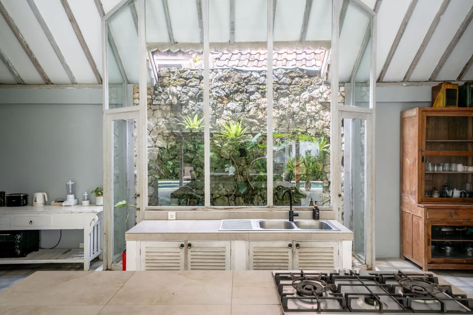 Deluxe Villa, 3 Bedrooms, Pool View | Private kitchen | Fridge, microwave, stovetop, electric kettle