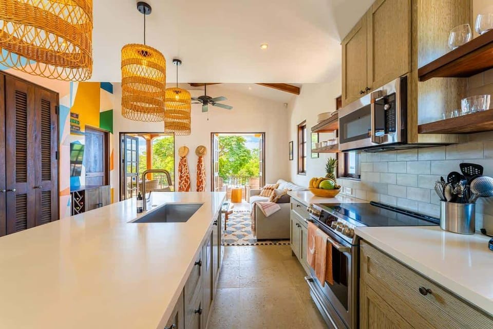 Fully equipped, modern kitchen