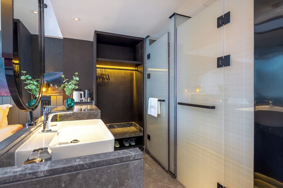 Comfort Single Room, City View | Desk, WiFi (free)