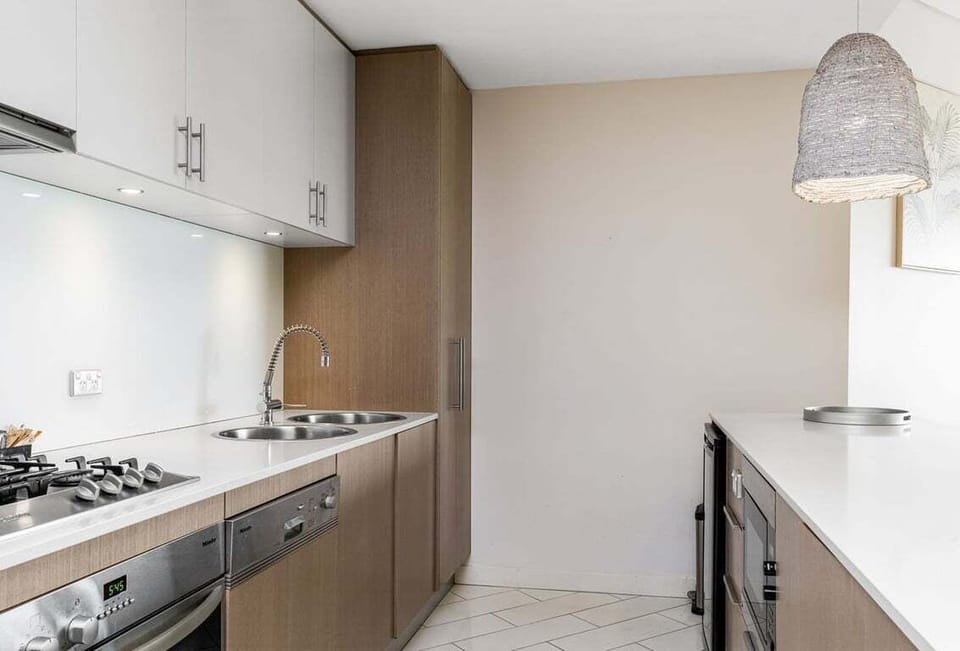 Modern kitchen with everything you need for a comfortable stay.