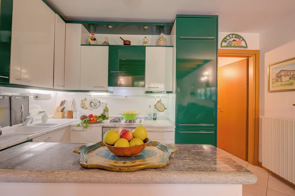 Standard Townhome, 3 Bedrooms, 2 Bathrooms (The Green Emerald Family Retreat) | Private kitchen