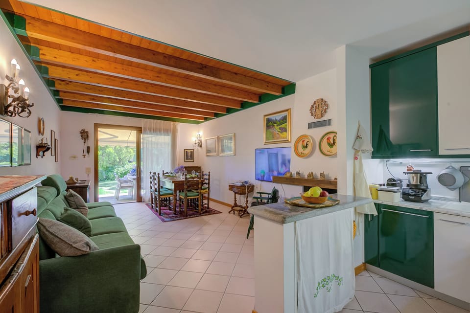Standard Townhome, 3 Bedrooms, 2 Bathrooms (The Green Emerald Family Retreat) | Living area | Smart TV