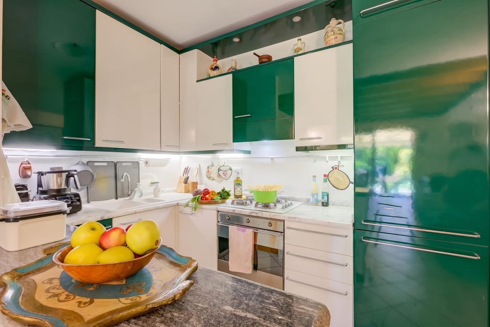 Standard Townhome, 3 Bedrooms, 2 Bathrooms (The Green Emerald Family Retreat with) | Private kitchen