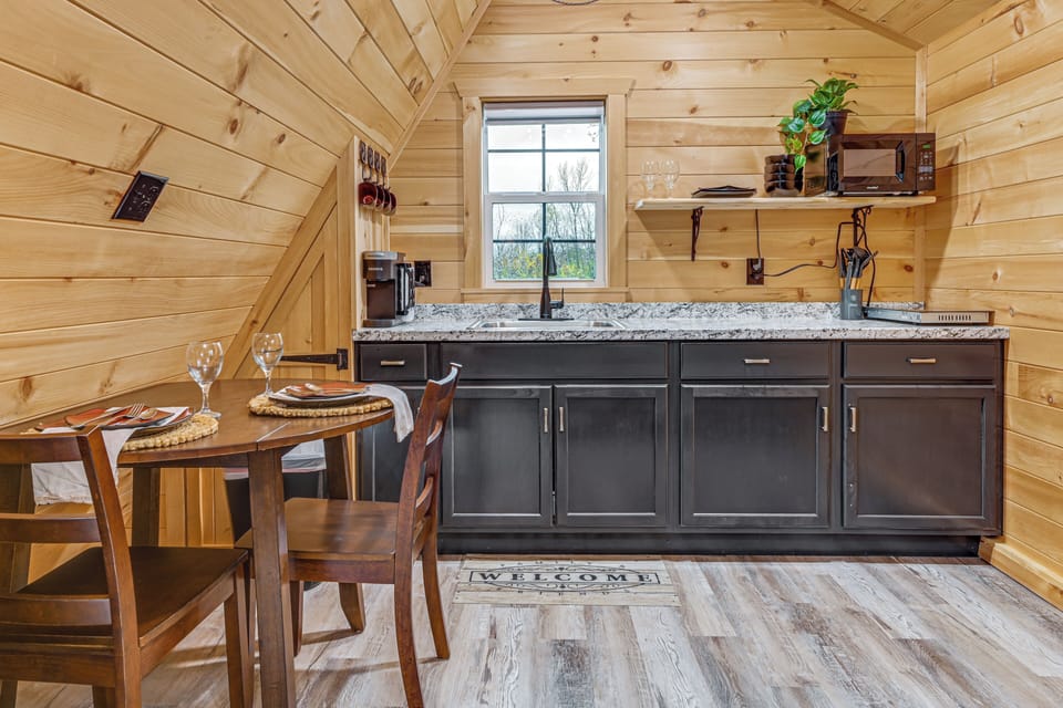 Kitchenette | Dining Area | Coffee Maker