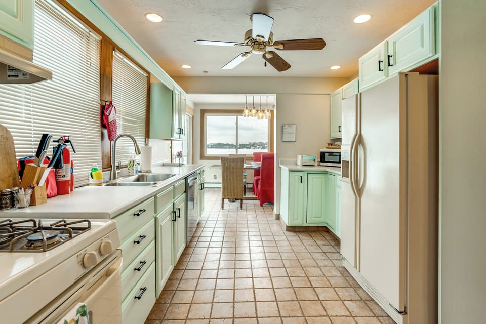 Kitchen | 1st Floor